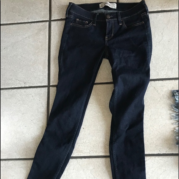 Hollister Jeans - Picture 1 of 1